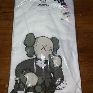 Kaws x Uniqlo Tee XL